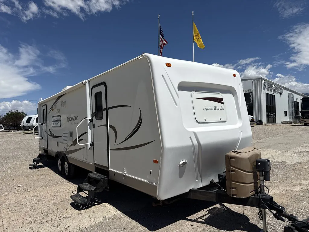 2010 Forest River Rockwood Signature Ultra Lite 8314BSS - Photo 2