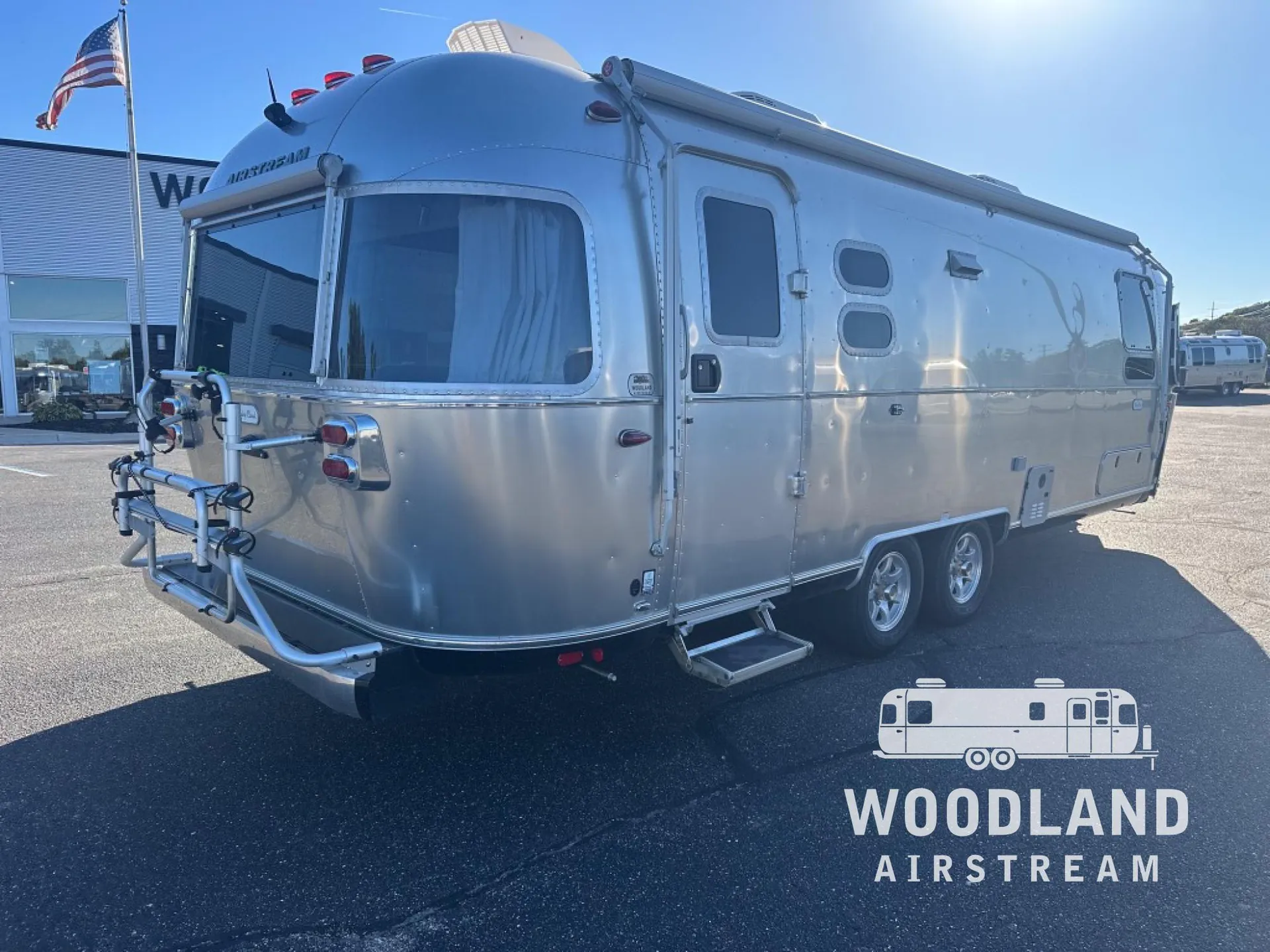 2024 Airstream Flying Cloud 27FB Twin - Photo 3