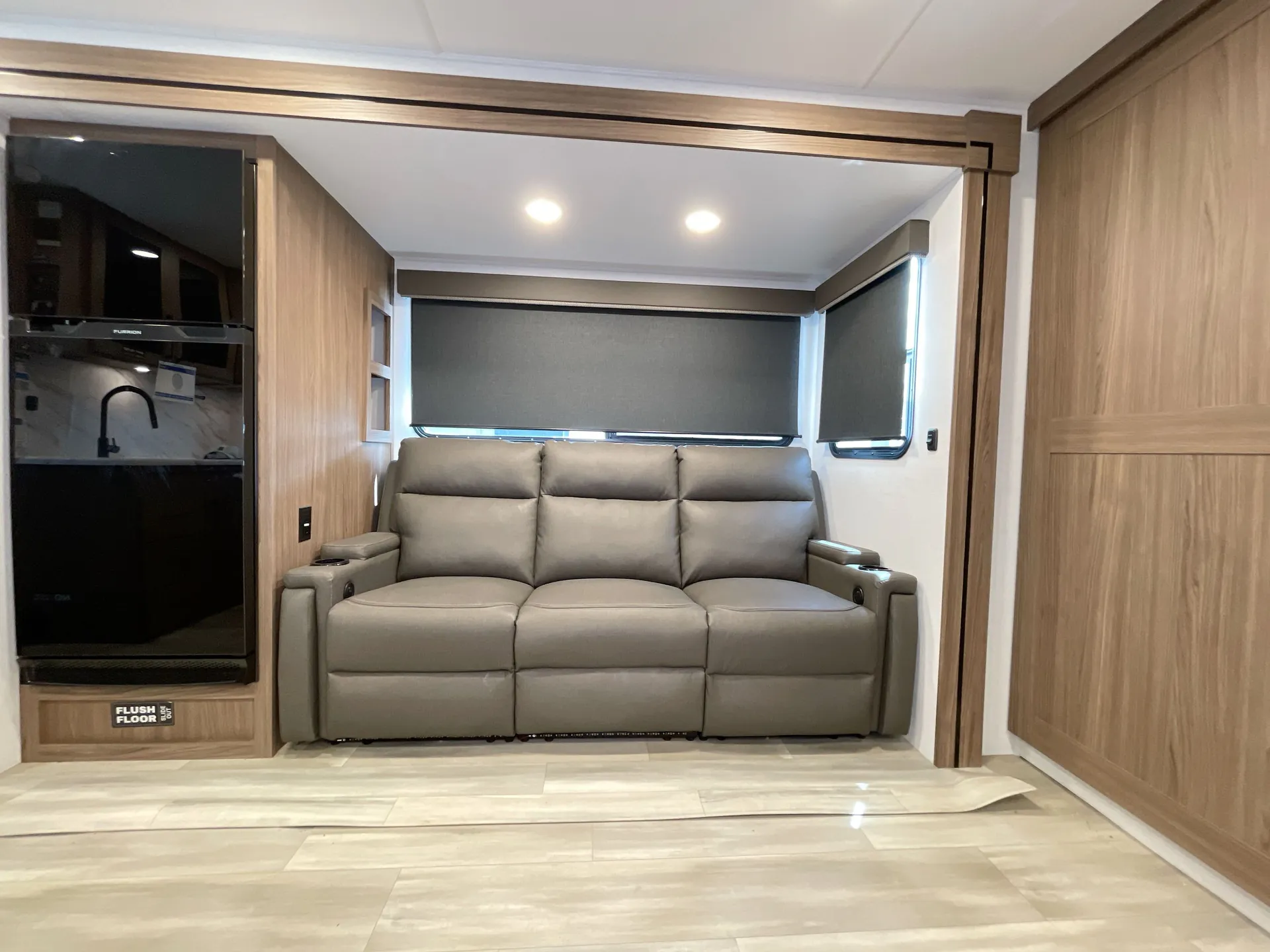 2025 Alliance RV Delta 321BH — living area main