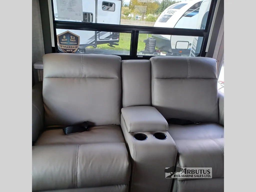 2024 Thor Motor Coach Echelon LF31, Photos photo 14