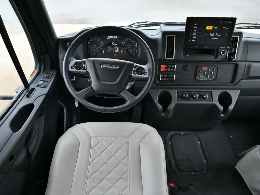 2027 Entegra Coach Accolade 37K, Photos photo 2
