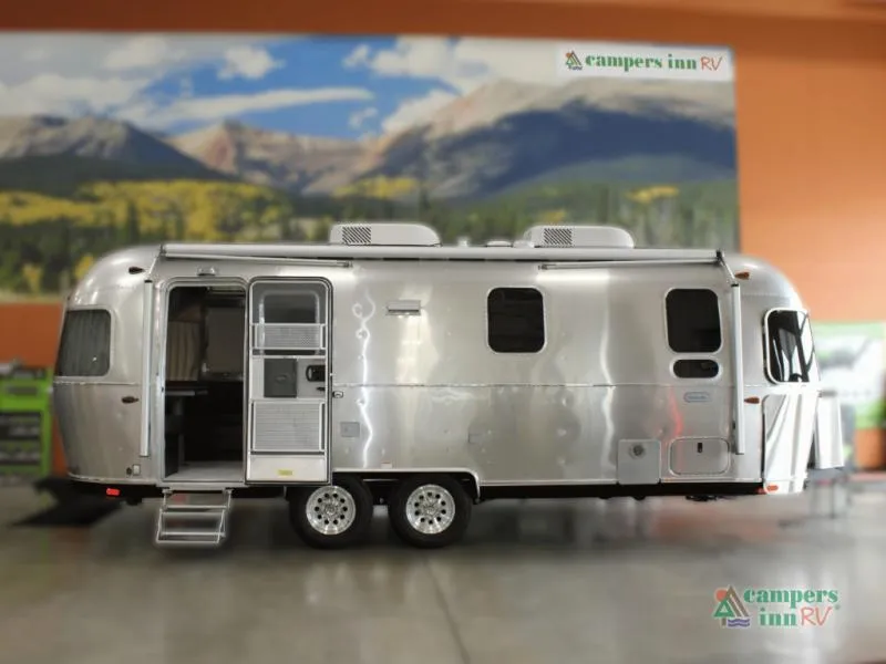 2026 Airstream Globetrotter 25FB - Photo 2