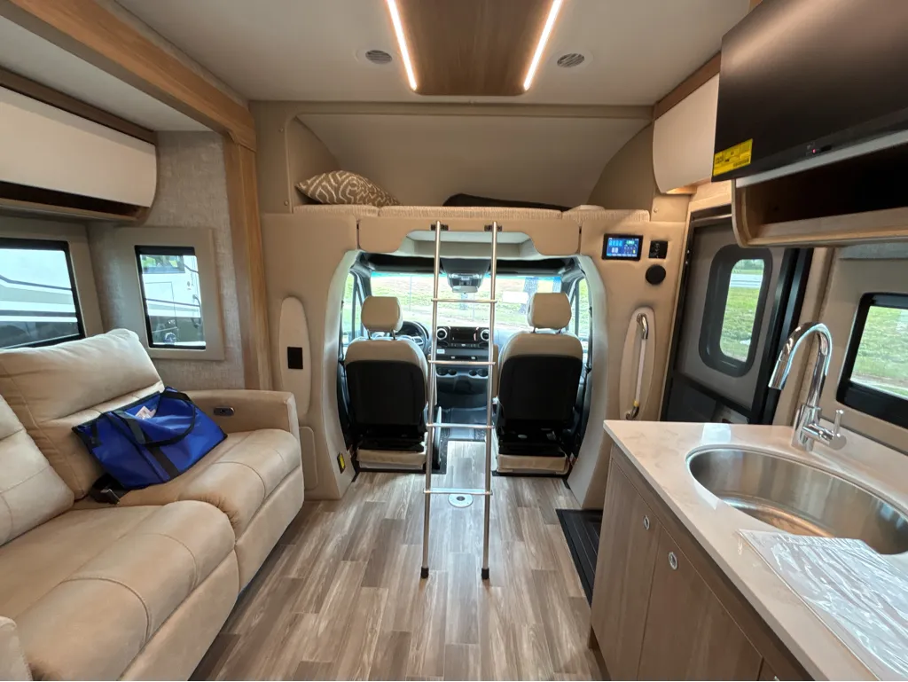 2026 Tiffin Wayfarer 25 XLW, Photos photo 22