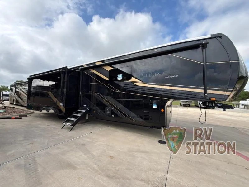 2026 Jayco Pinnacle 38FBRK - Photo 2