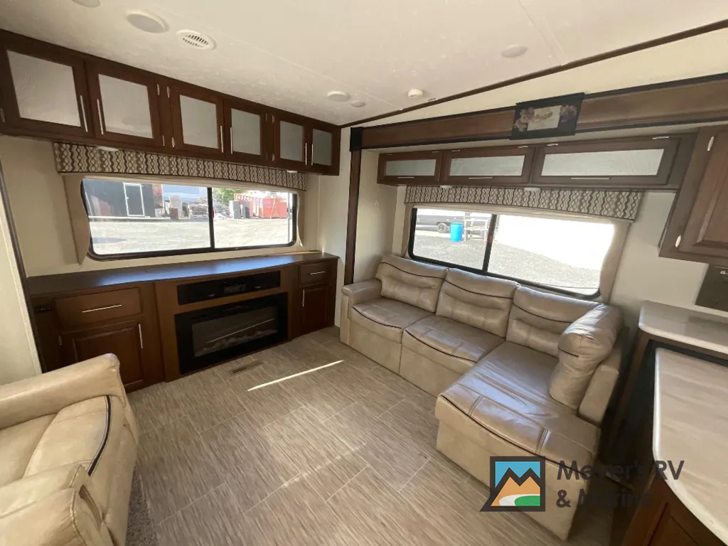 2018 Forest River Wildcat 34WB, Photos photo 3