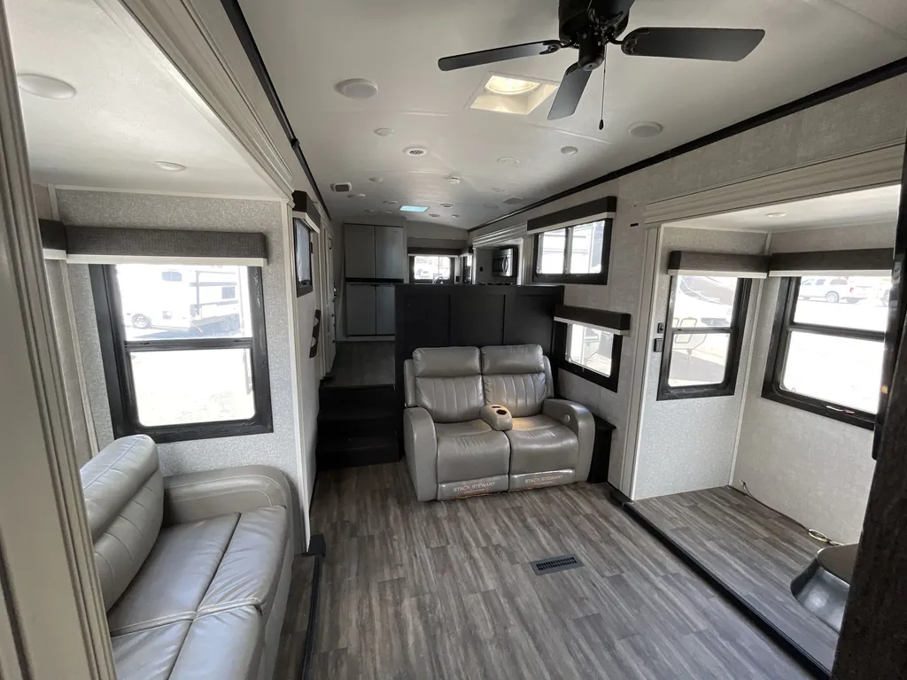 2022 Jayco North Point 380RKGS, Photos photo 3