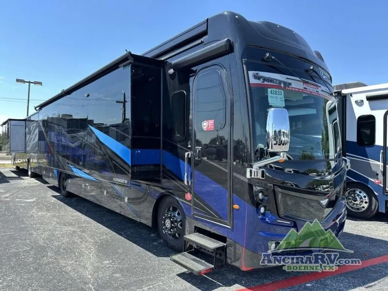2026 Fleetwood Discovery LXE 40M - Photo 2