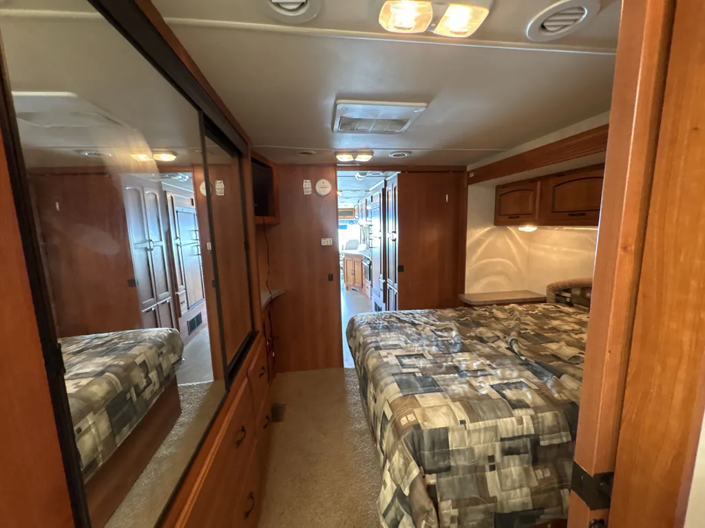 2010 Coachmen Mirada 35DS, Photos photo 16