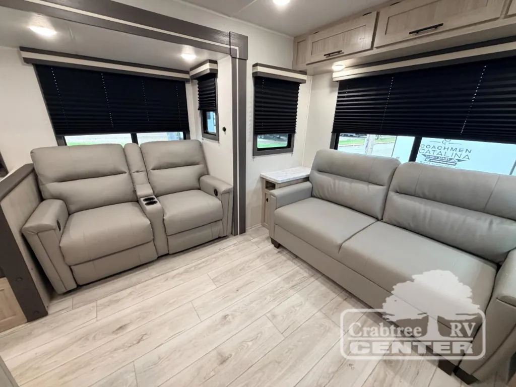 2027 East to West Della Terra 272RL, Photos photo 8