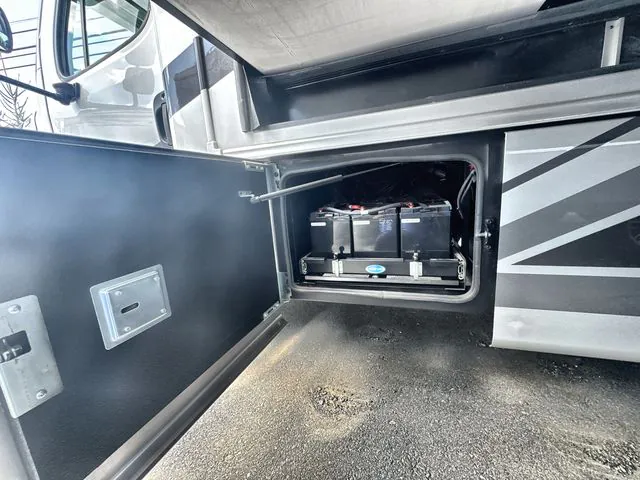2027 Entegra Coach Accolade 37K, Photos photo 3