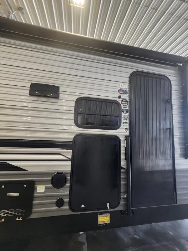 2026 Coachmen Catalina Legacy Edition 273DBHCK, Photos photo 33