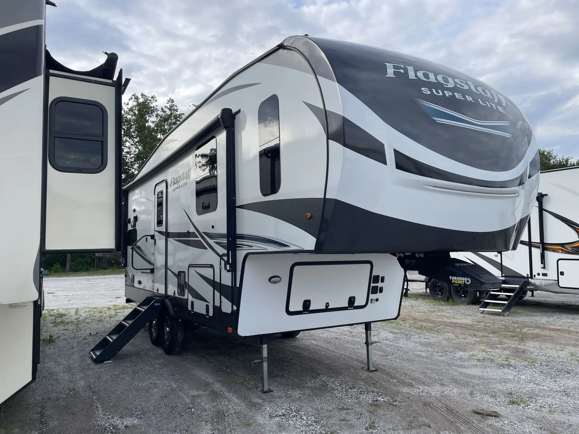 2022 Forest River Flagstaff Super Lite 524BBS - Photo 2
