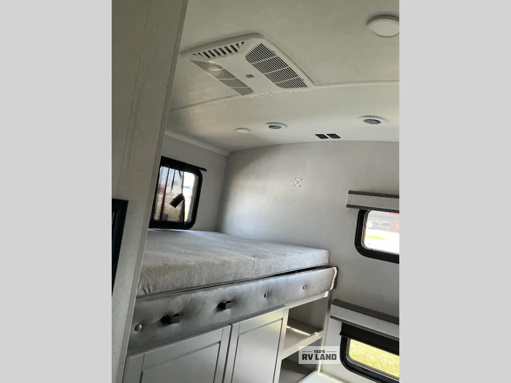 2027 Jayco North Point 391TBBH, Photos photo 30