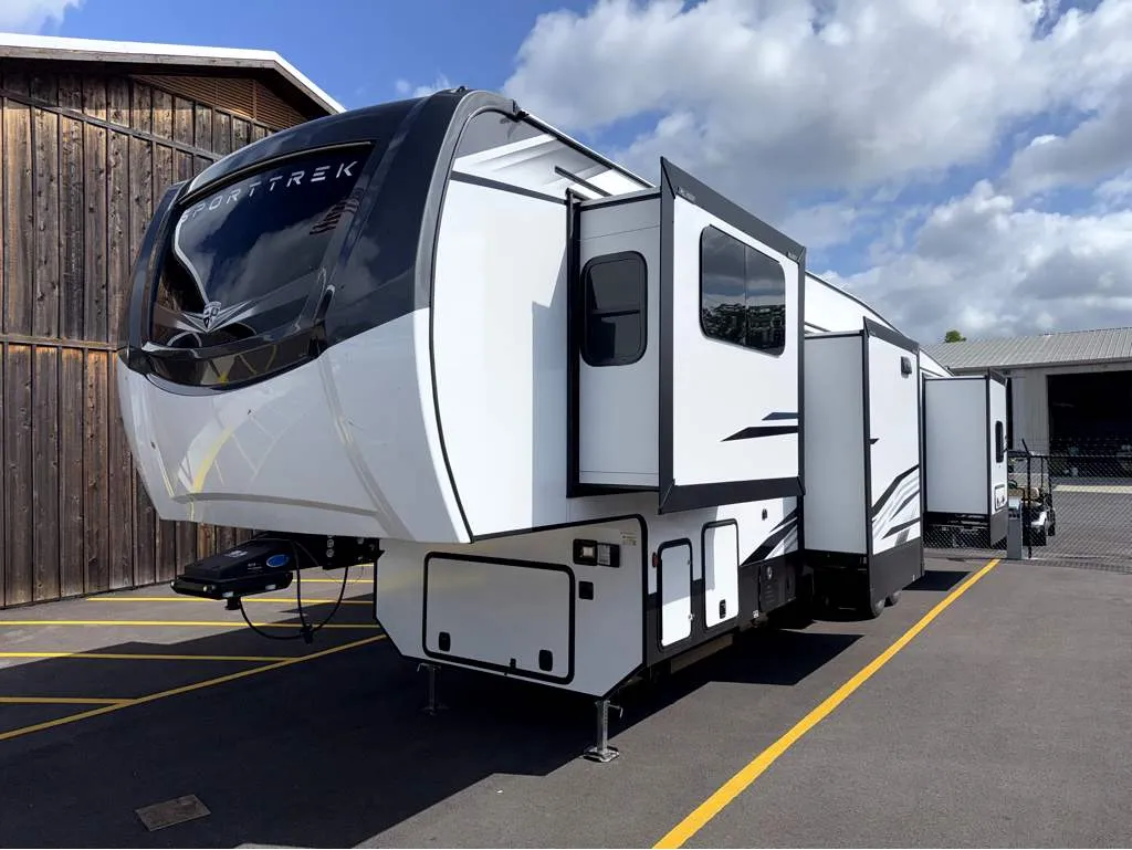 2026 Venture RV SportTrek 5 Touring Edition STTF365VFL - Photo 2