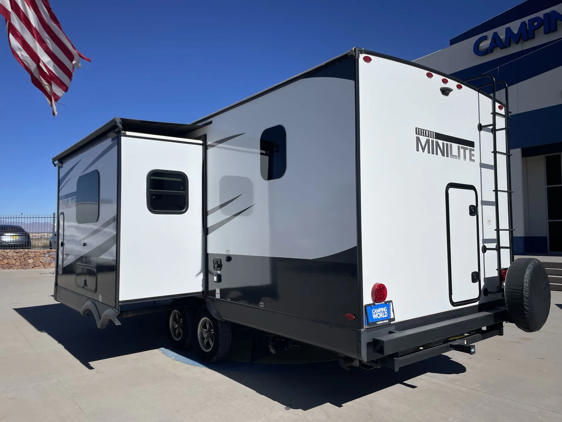 2024 Forest River Rockwood Mini Lite 2509S — off campside