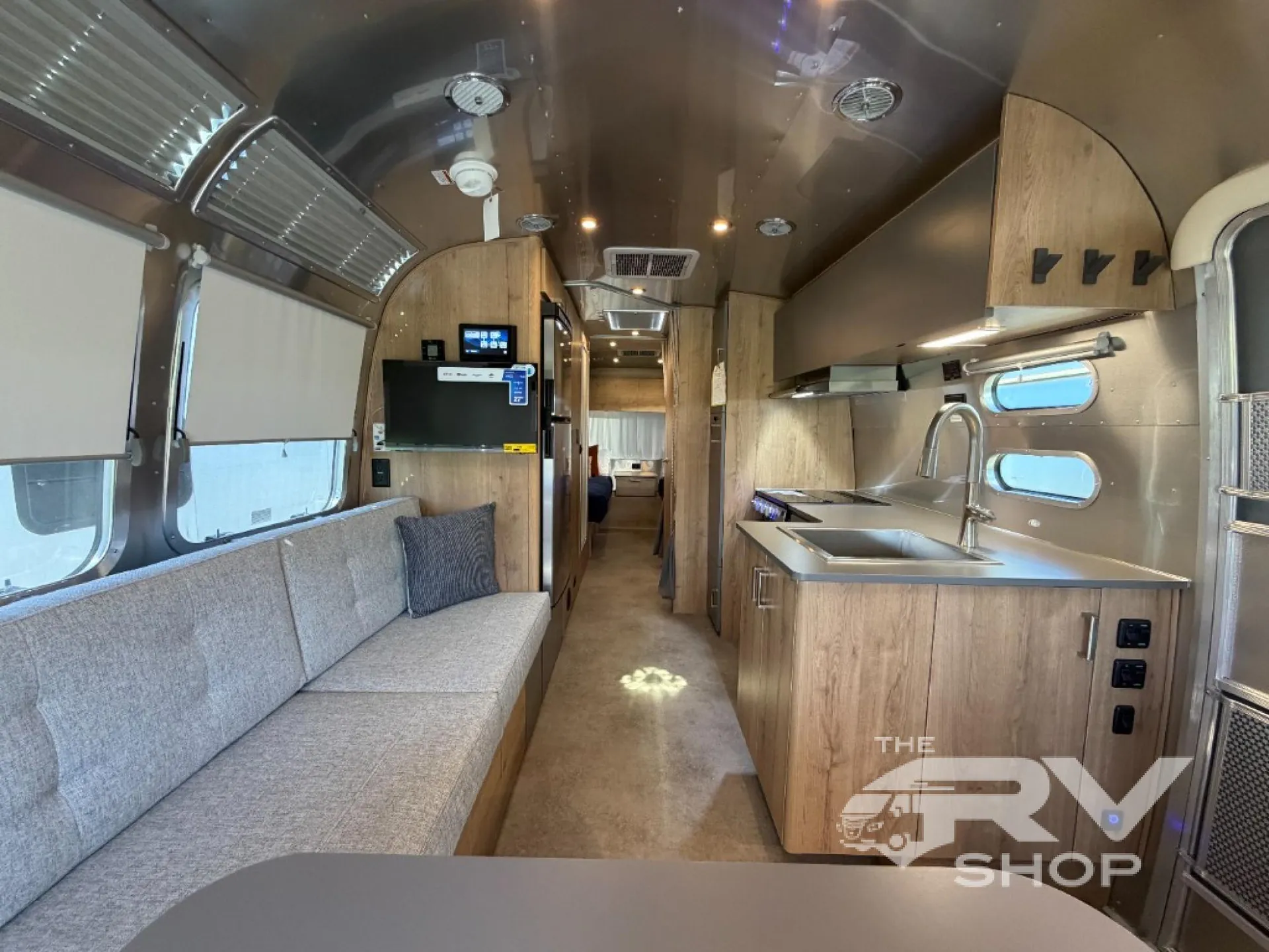2027 Airstream Trade Wind 27FB TWIN - Photo 4