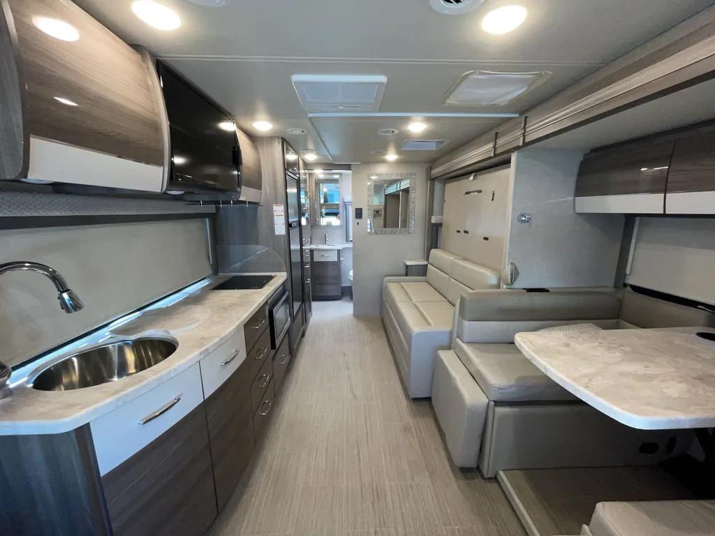 2022 Thor Motor Coach Tiburon 24FB, Photos photo 3