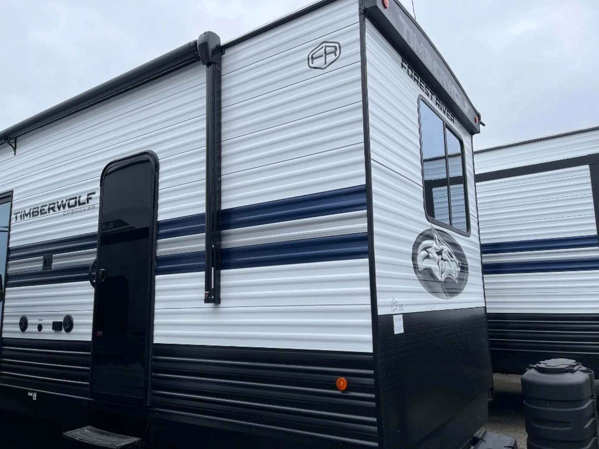 2027 Forest River Cherokee Timberwolf 39HBA - Photo 3