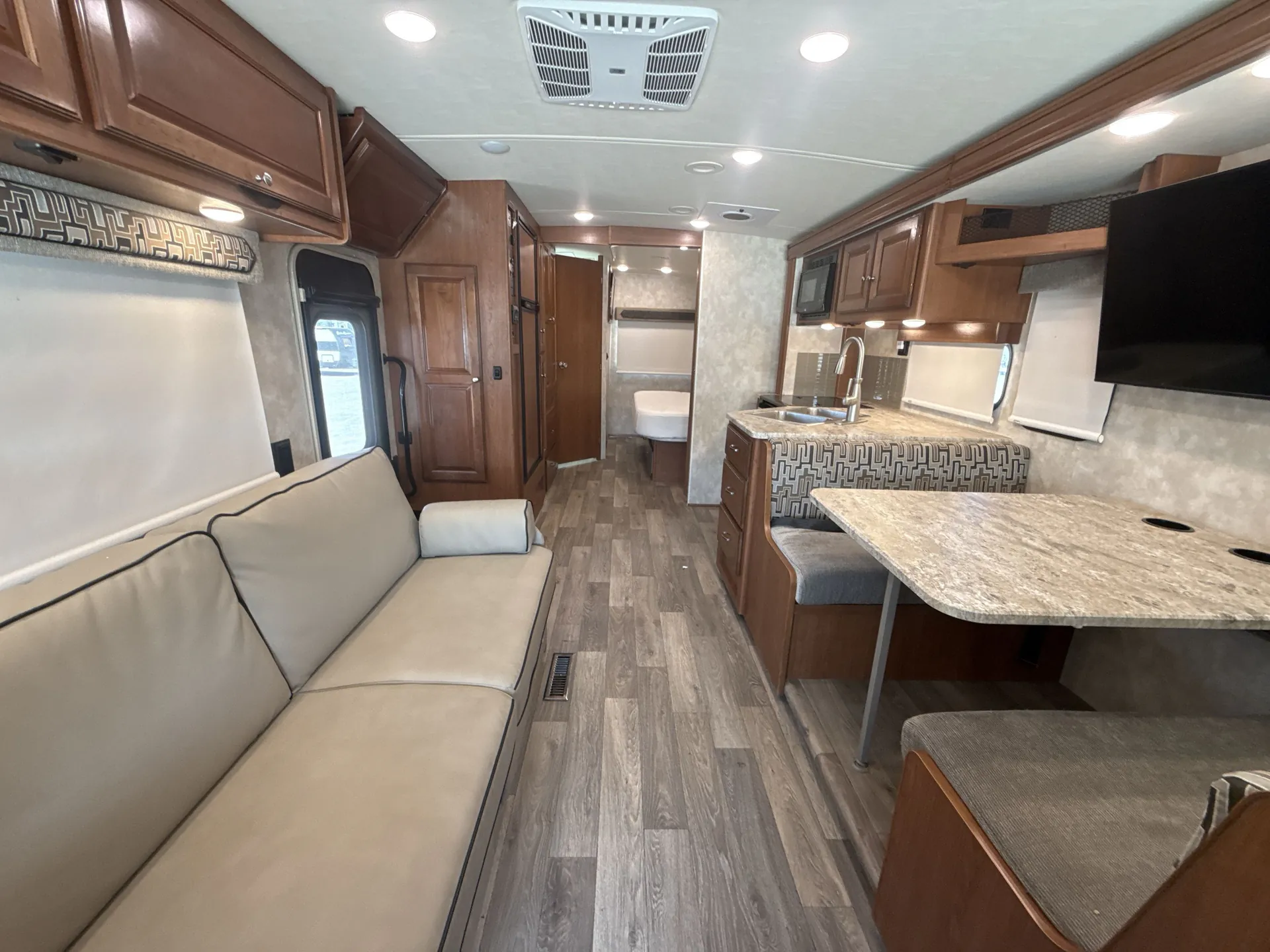 2019 Winnebago Sunstar 27P — living area main
