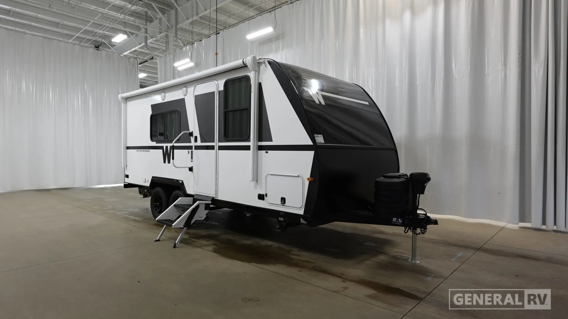 2027 Winnebago Micro Minnie 2000MRB - Photo 2