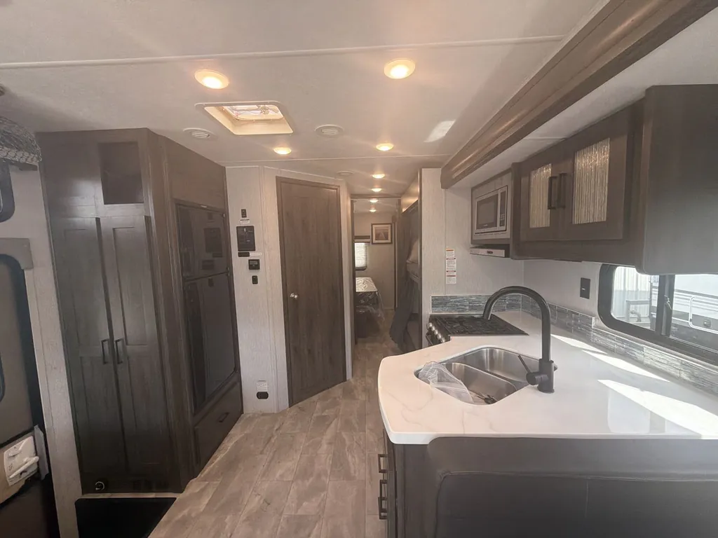 2024 Coachmen Pursuit 31BH, Photos photo 12