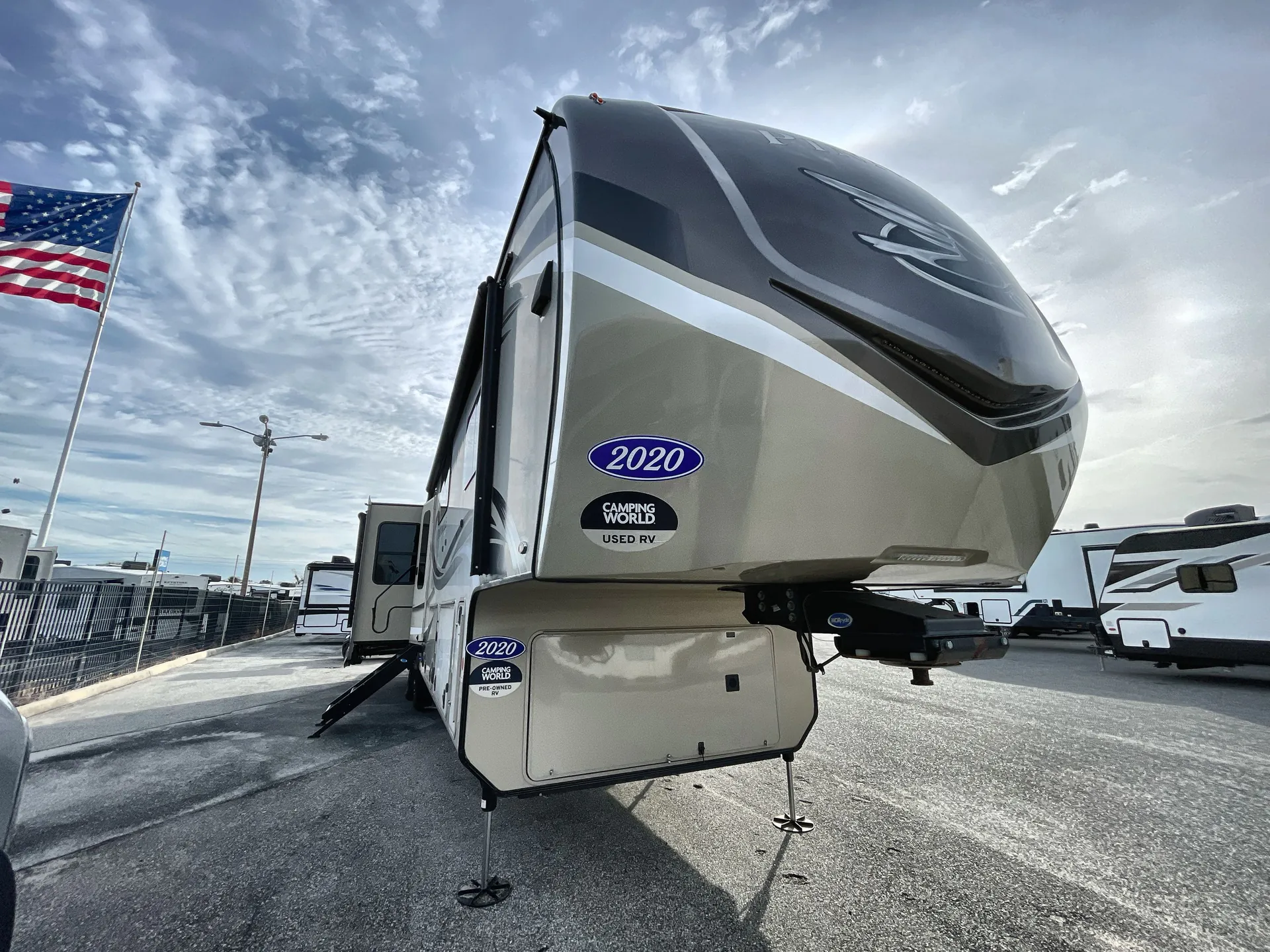 2020 Jayco Pinnacle 37MDQS - Photo 2