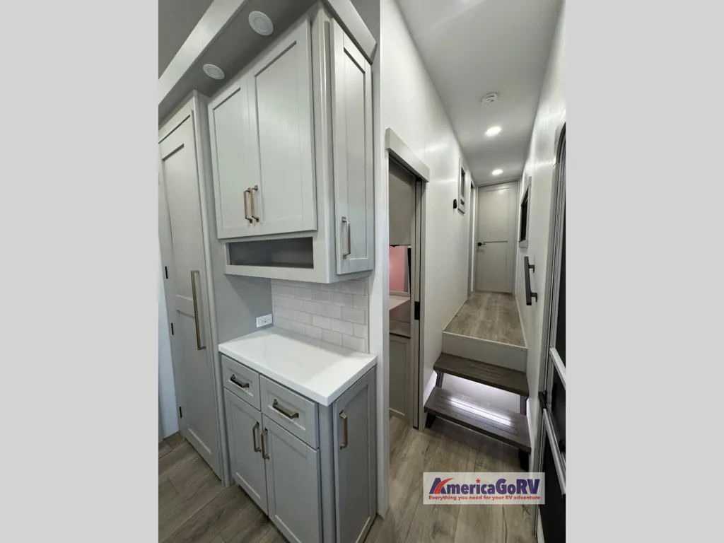 2025 Brinkley Model Z 3610, Photos photo 15
