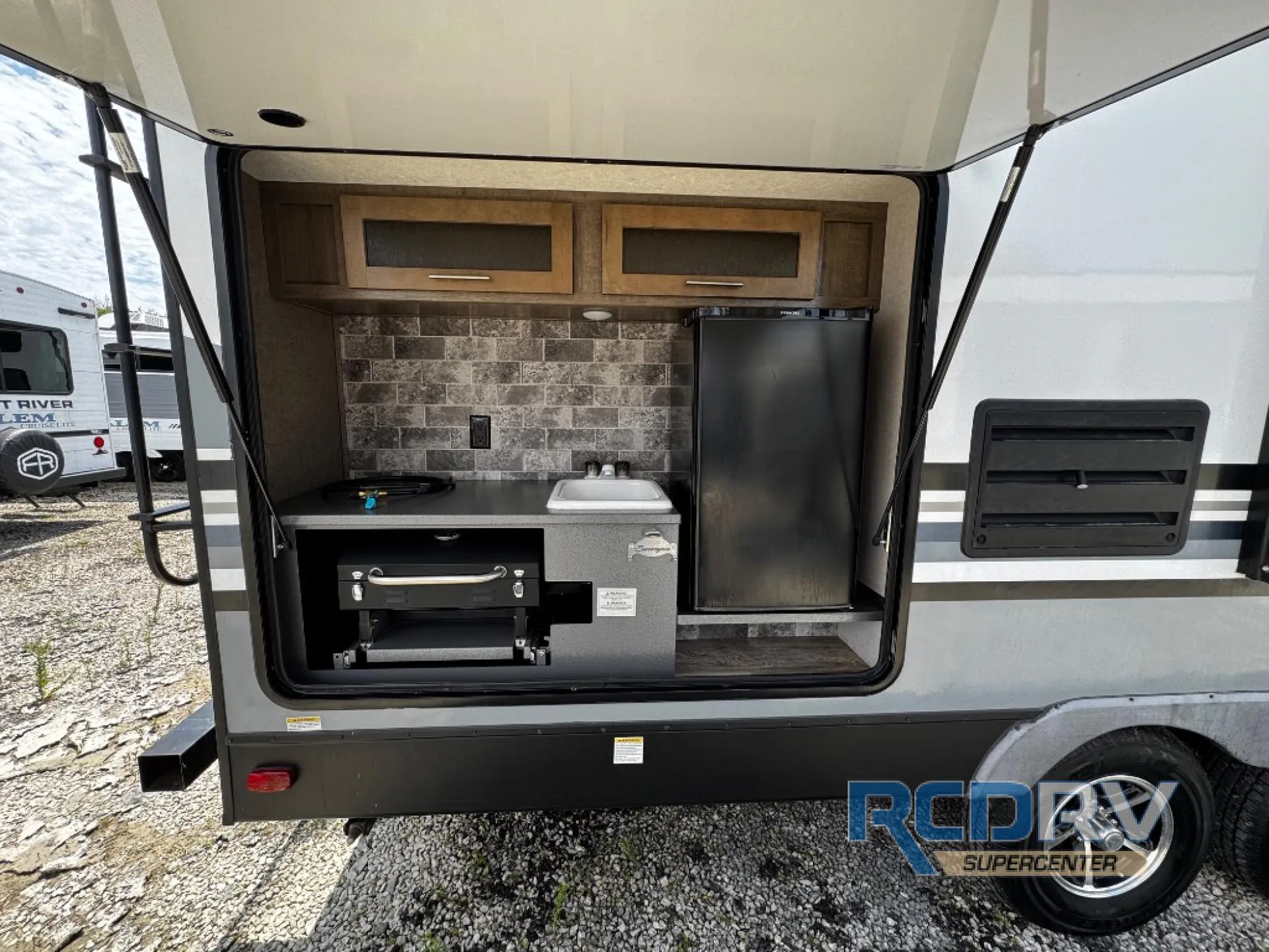 2019 Forest River Surveyor 243RBS — Photo 5
