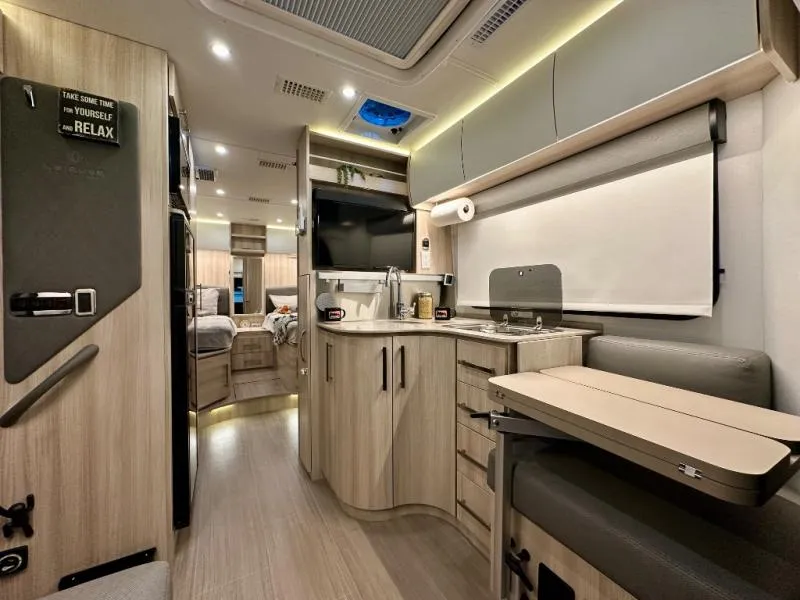2022 Leisure Travel Unity 24TB - Photo 3