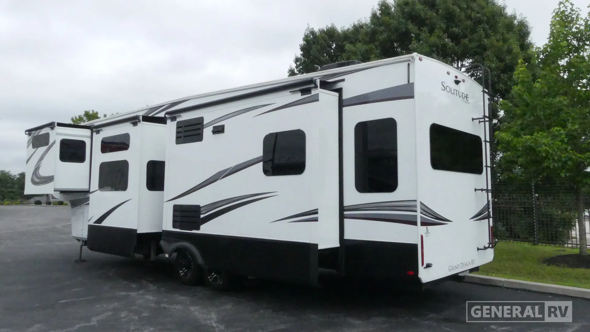 2022 Grand Design Solitude 378MBS - Photo 4