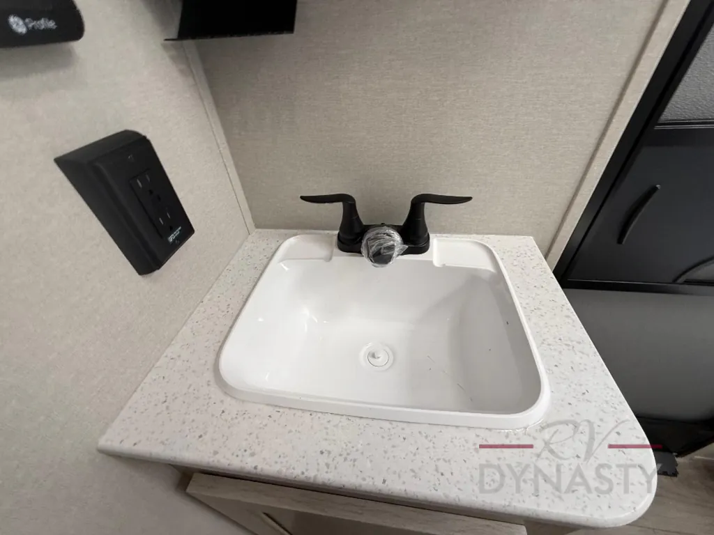 2026 Coachmen Catalina Legacy Edition 273DBHCK, Photos photo 53