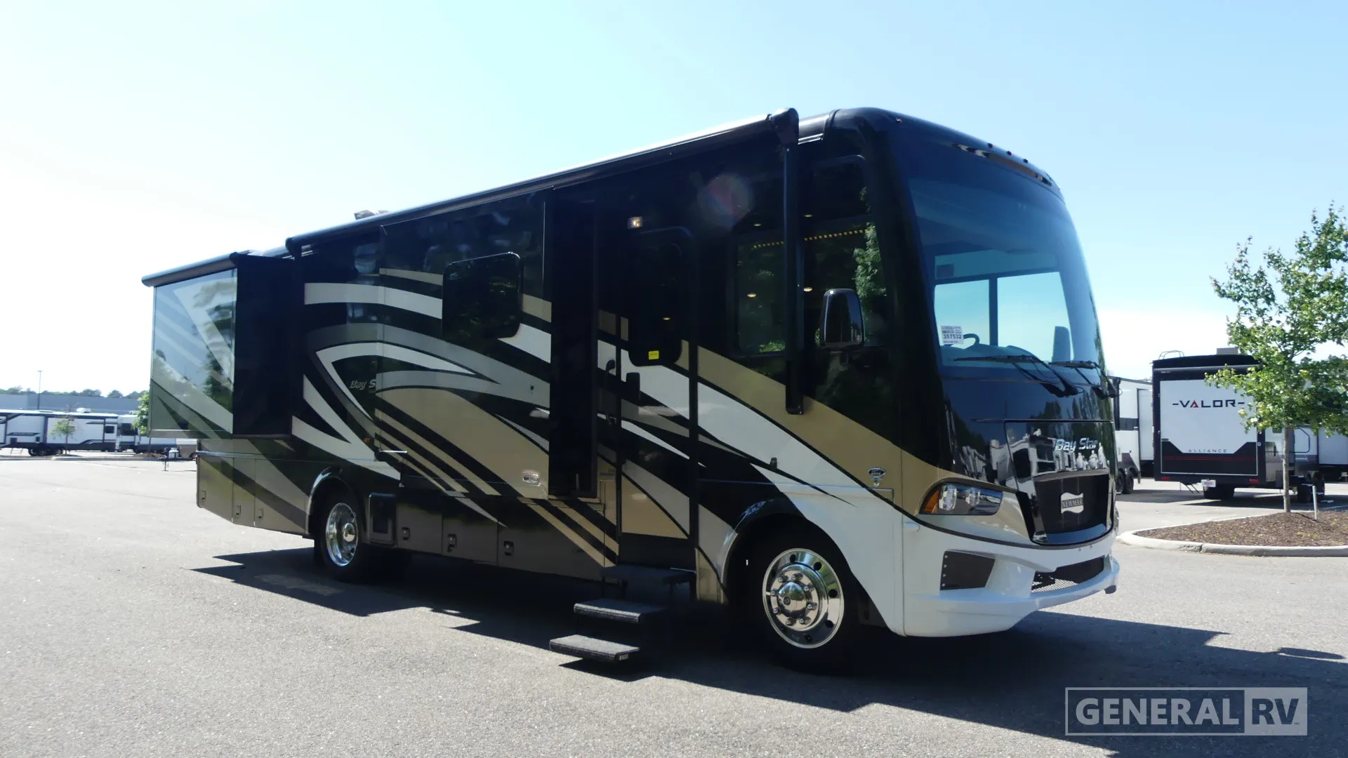 2022 Newmar Bay Star 3226 - Photo 2
