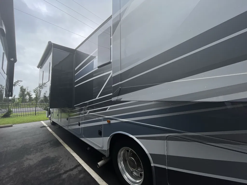 2026 Entegra Coach Vision XL 36C, Photos photo 10