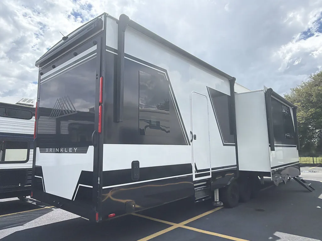 2025 Brinkley Model G 3950, Photos photo 6