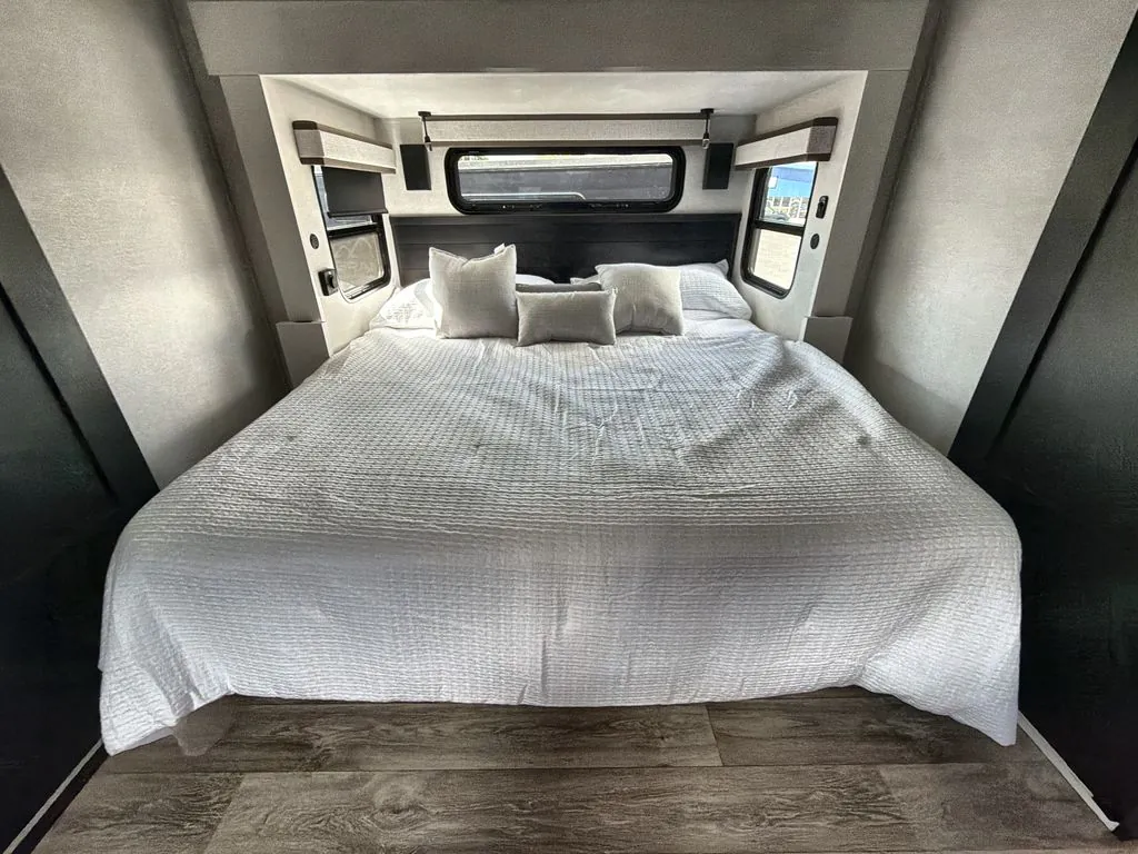 2027 Jayco Pinnacle 36FBTS, Photos photo 38