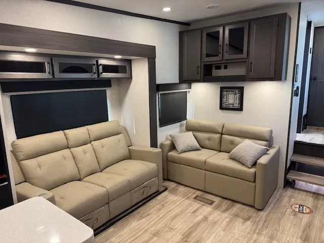 2026 Venture RV SportTrek Touring Edition 353VRK - Photo 3