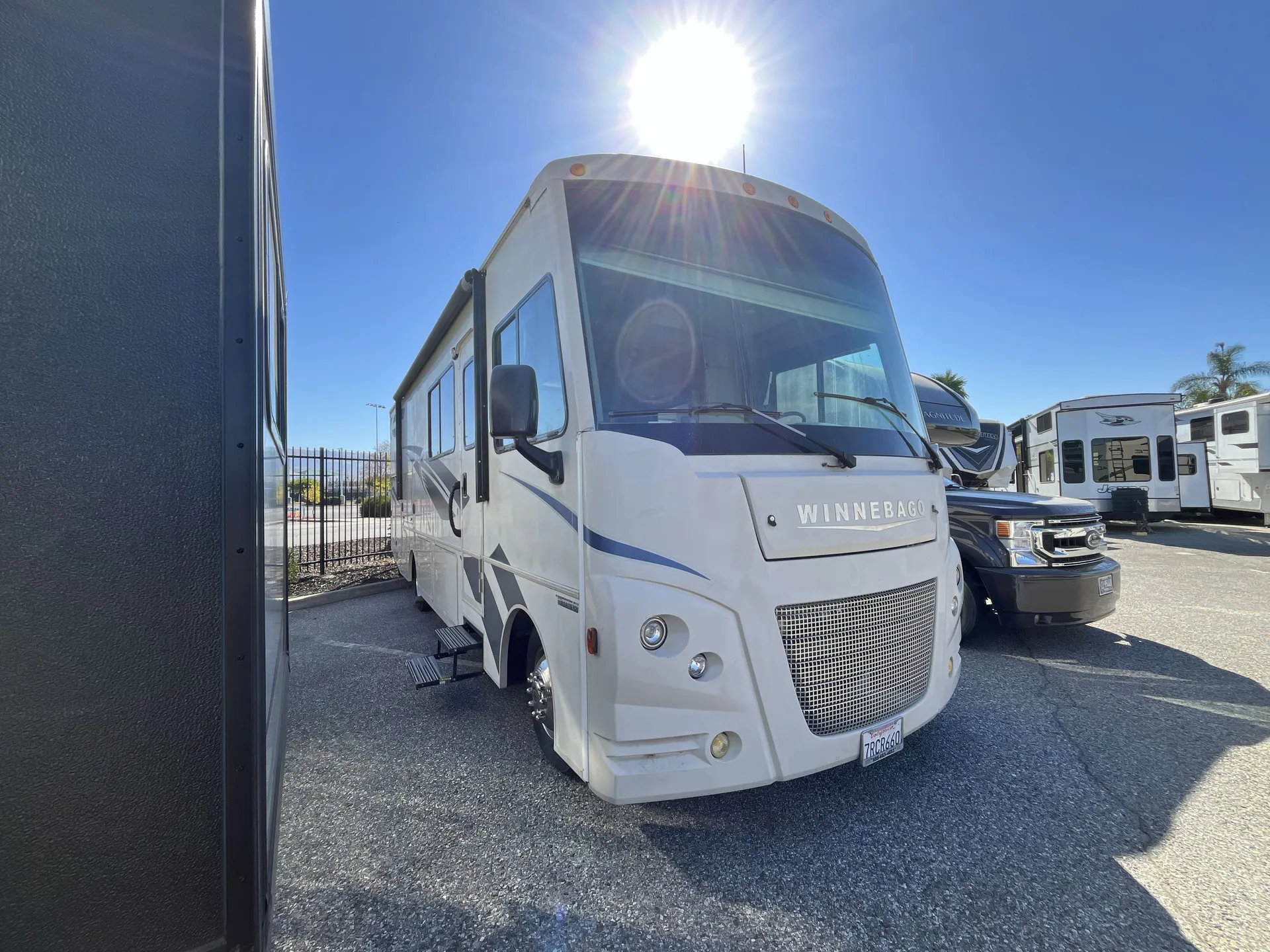 2018 Winnebago Sunstar 29VE - Photo 2