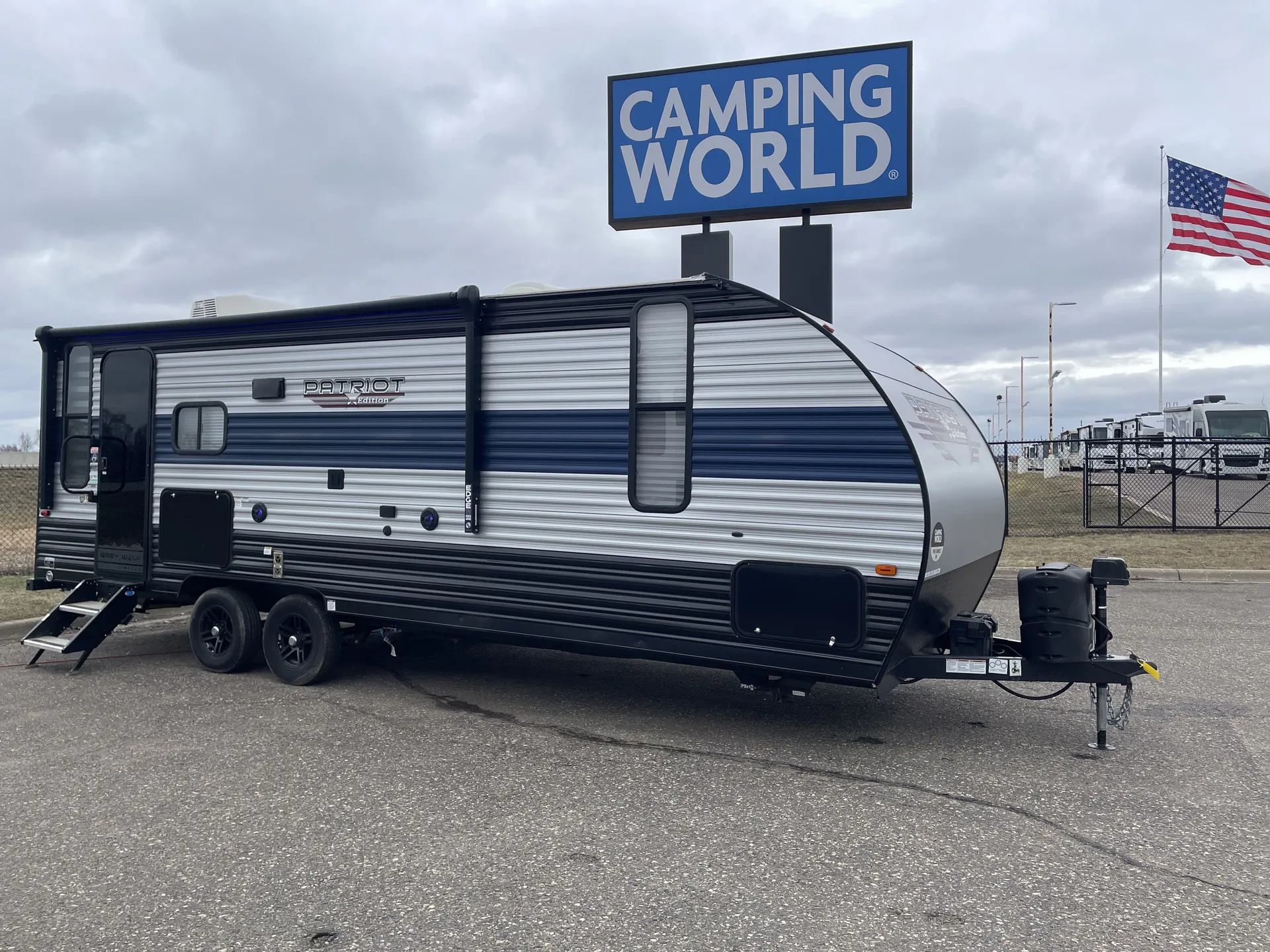 2022 Forest River Cherokee Grey Wolf 23MK — campside