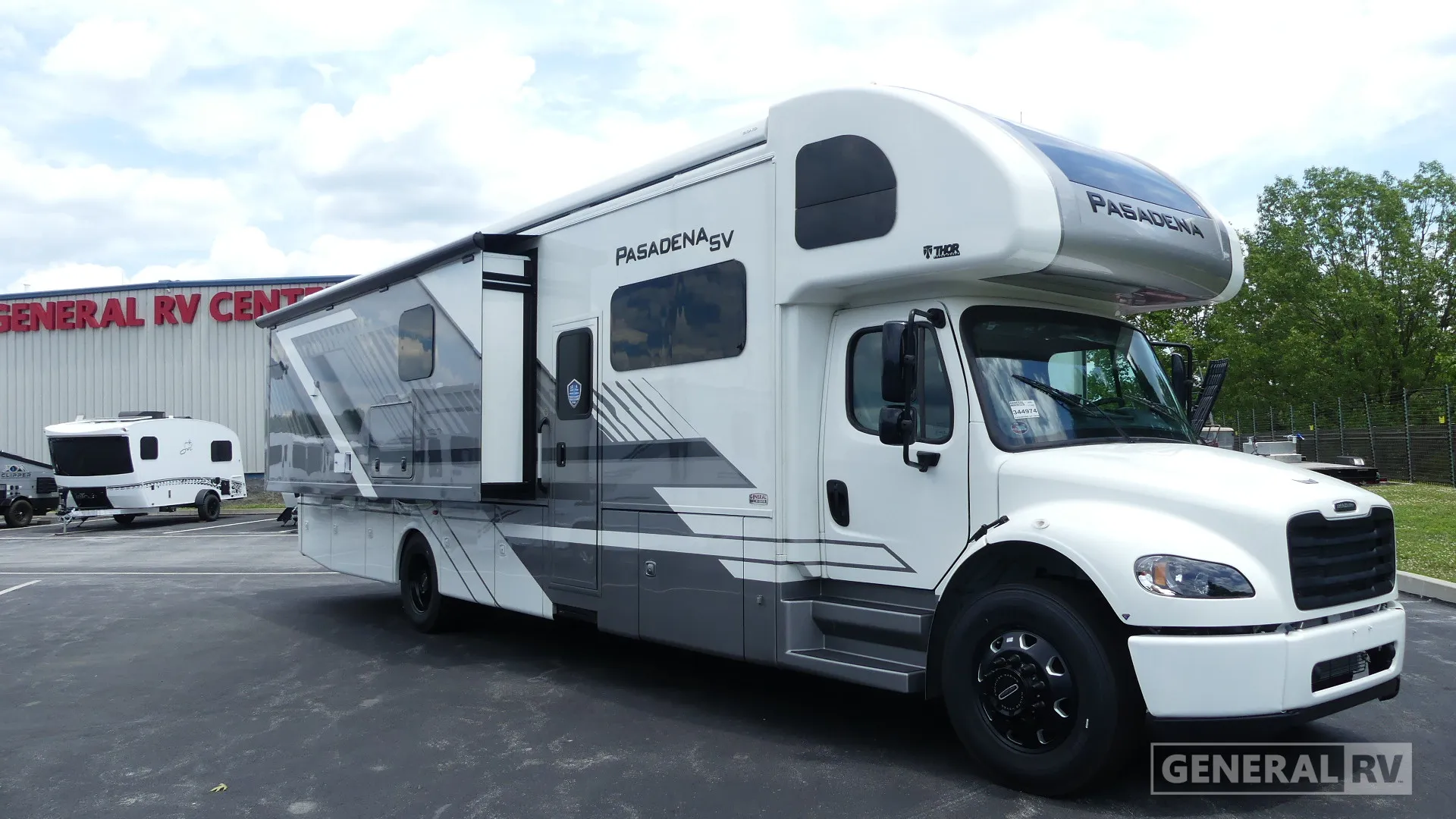 2026 Thor Motor Coach Pasadena SV 38FX - Photo 2