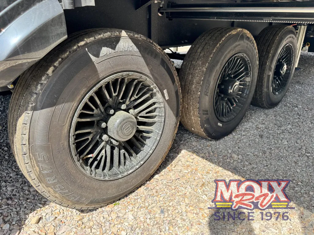 2026 Brinkley Model G 3520, Photos photo 8