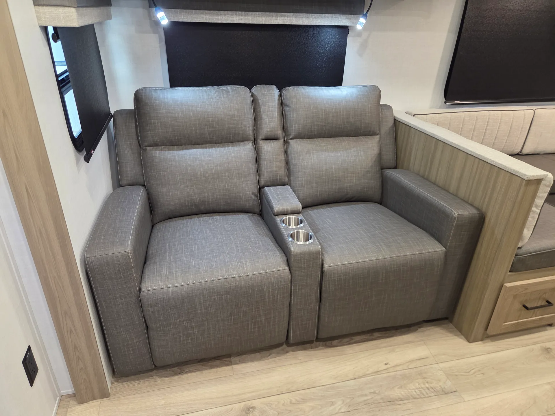 2027 Forest River Rockwood Ultra Lite 2706BH — Photo 7