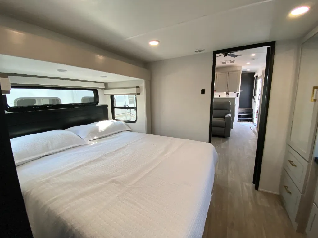 2027 Jayco North Point 380FBRK, Photos photo 43
