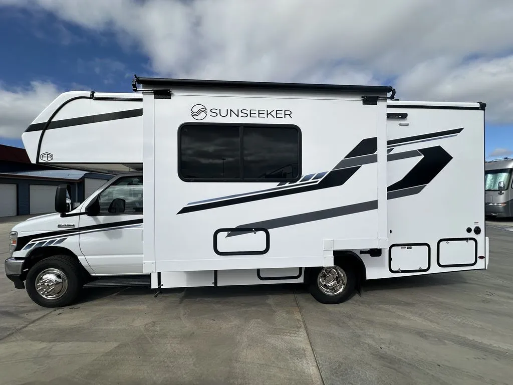 2026 Forest River Sunseeker 2150S LE - Photo 4