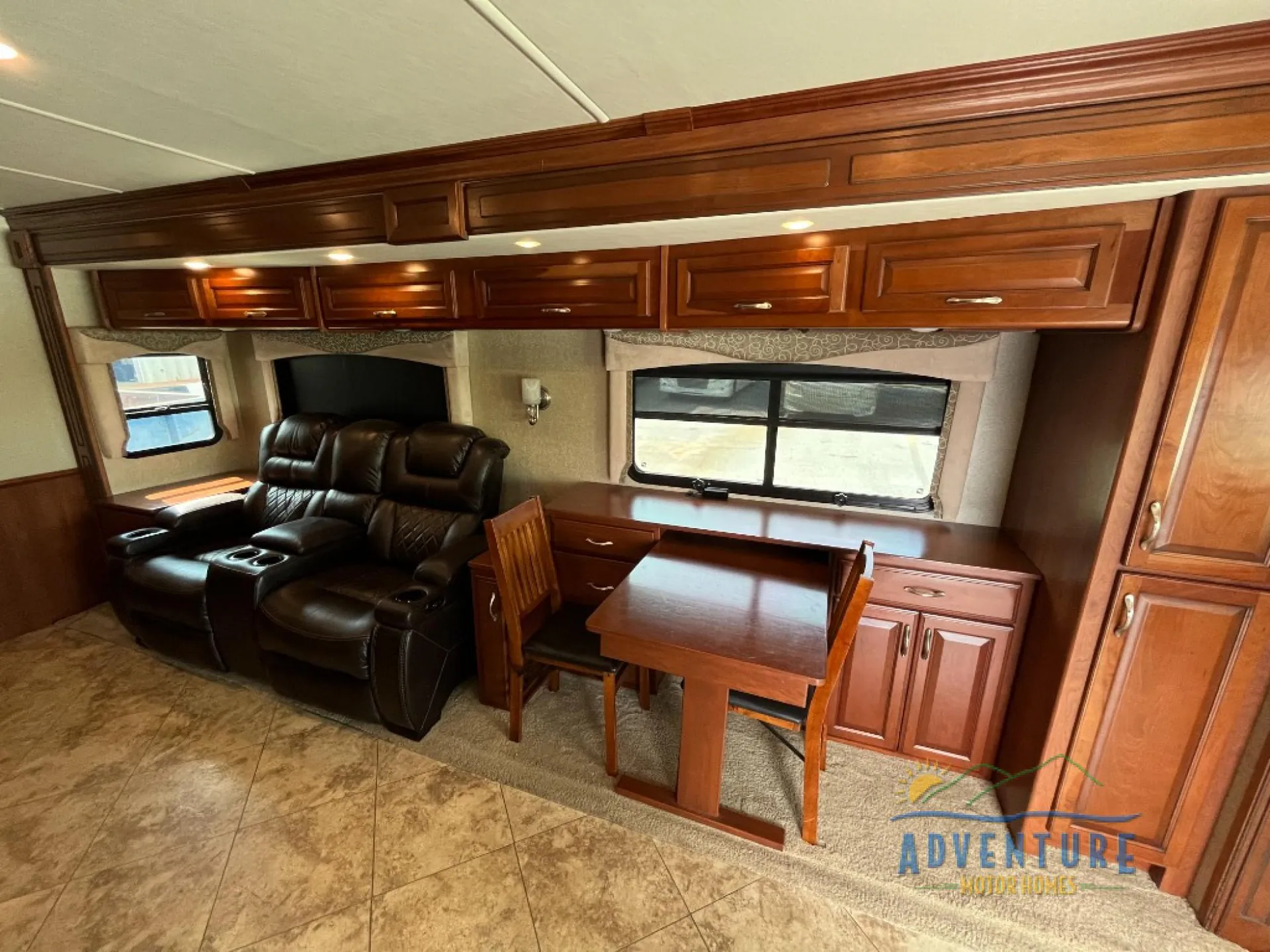 2016 Fleetwood Bounder 35K - Photo 4
