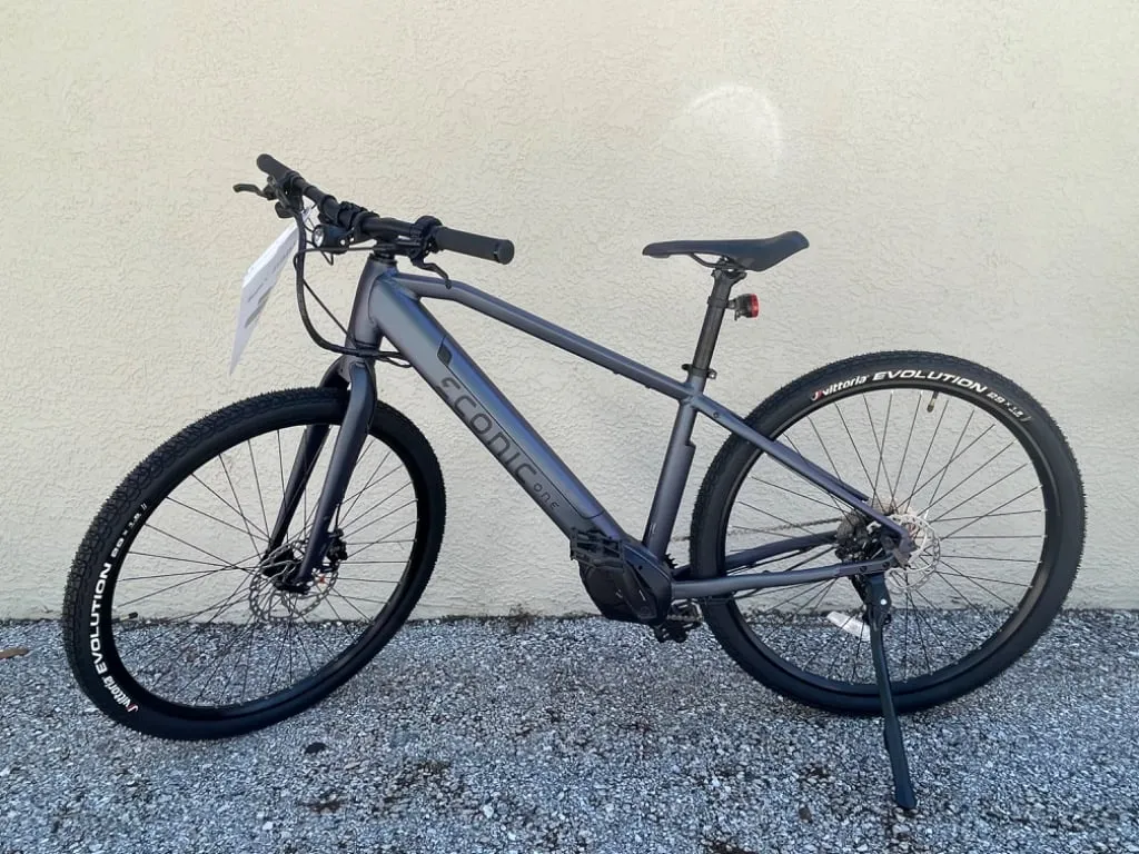 2024 ECONIC E CONIC BLACK - Main photo