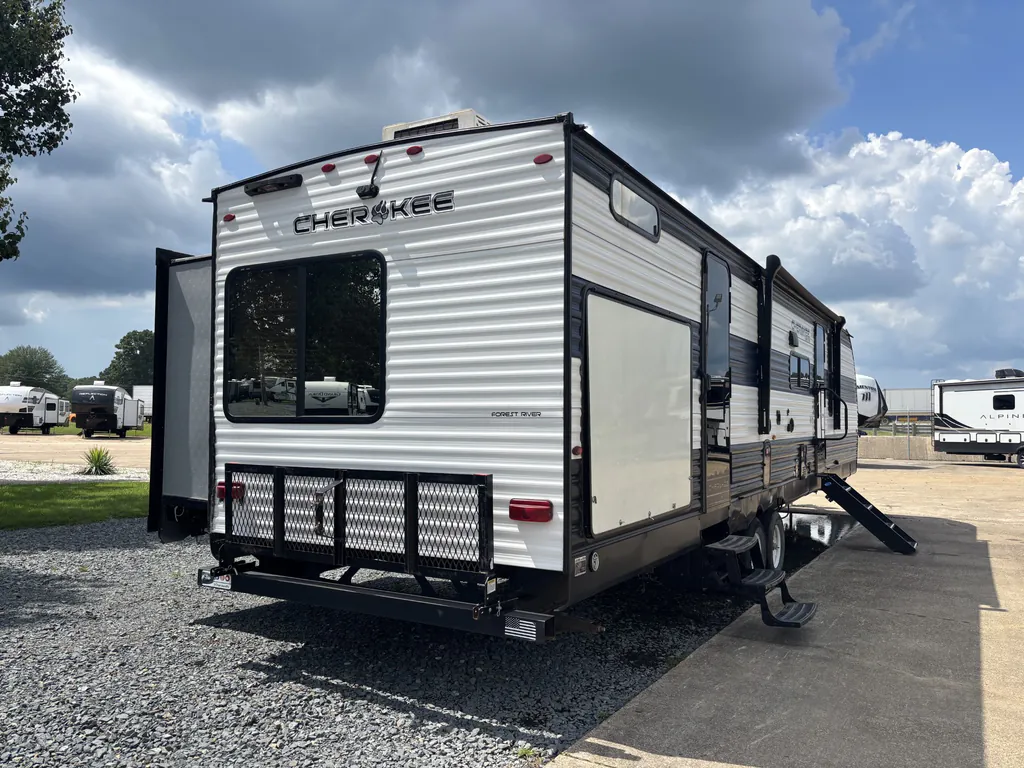 2023 Forest River Cherokee 324TS, Photos photo 8