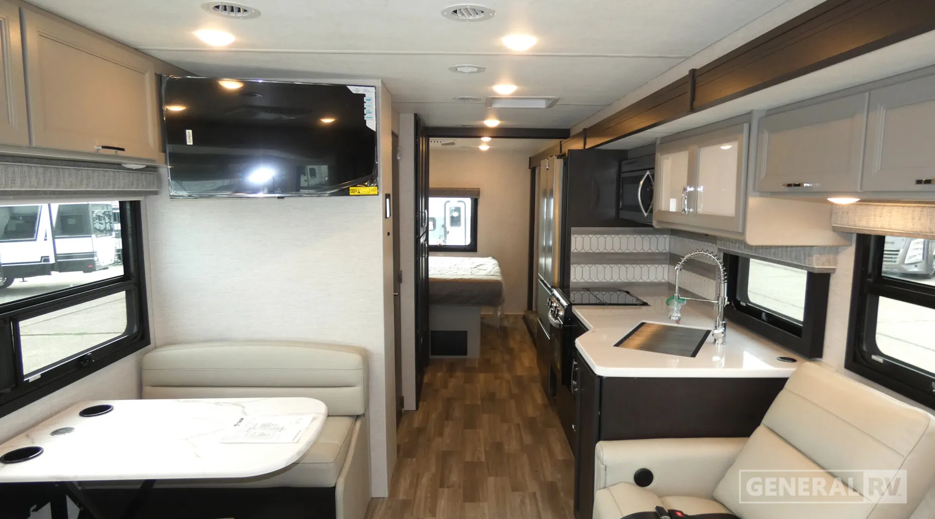 2026 Thor Motor Coach Luminate MM30 - Photo 3