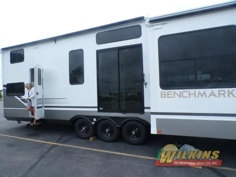 2026 Alliance RV Benchmark 42LFT - Photo 4