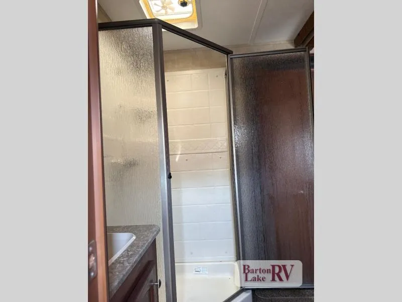 2012 Keystone RV Hornet 30RKDS - Photo 3