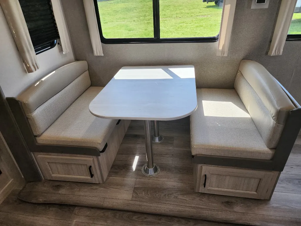 2024 Coachmen Catalina Legacy Edition 343BHTS - Photo 4